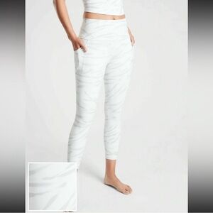 Athleta Salutation Stash Pocket I| 7/8 Tight, SIZE XS